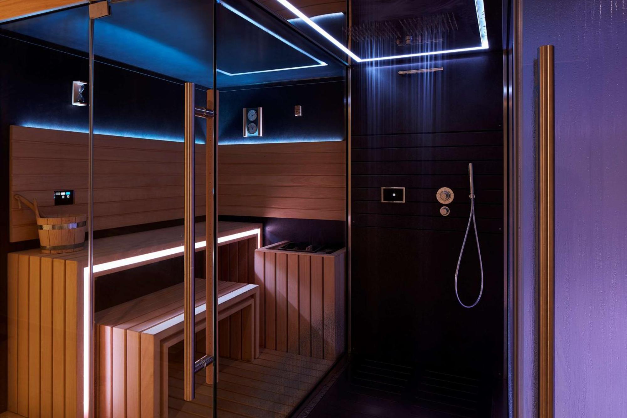 Tivoli Carvoeiro Hotel Carvoeiro  Ngoại thất bức ảnh A modern shower room