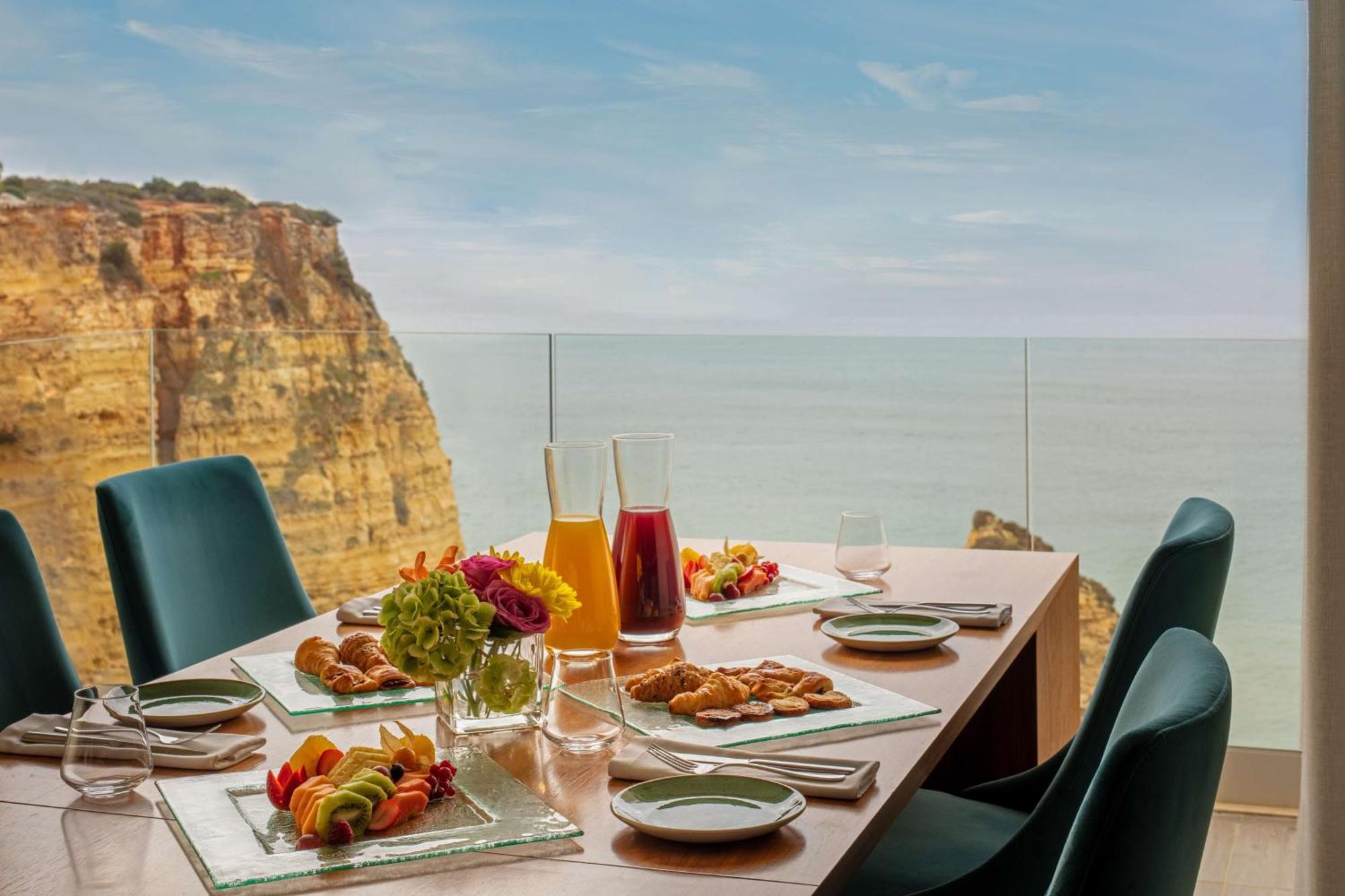 Tivoli Carvoeiro Hotel Carvoeiro  Ngoại thất bức ảnh The cliffside restaurant